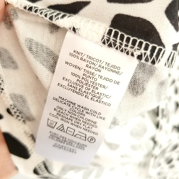 NEW Loft Animal Print Mixed Media V-neck Top - Picture 11 of 13